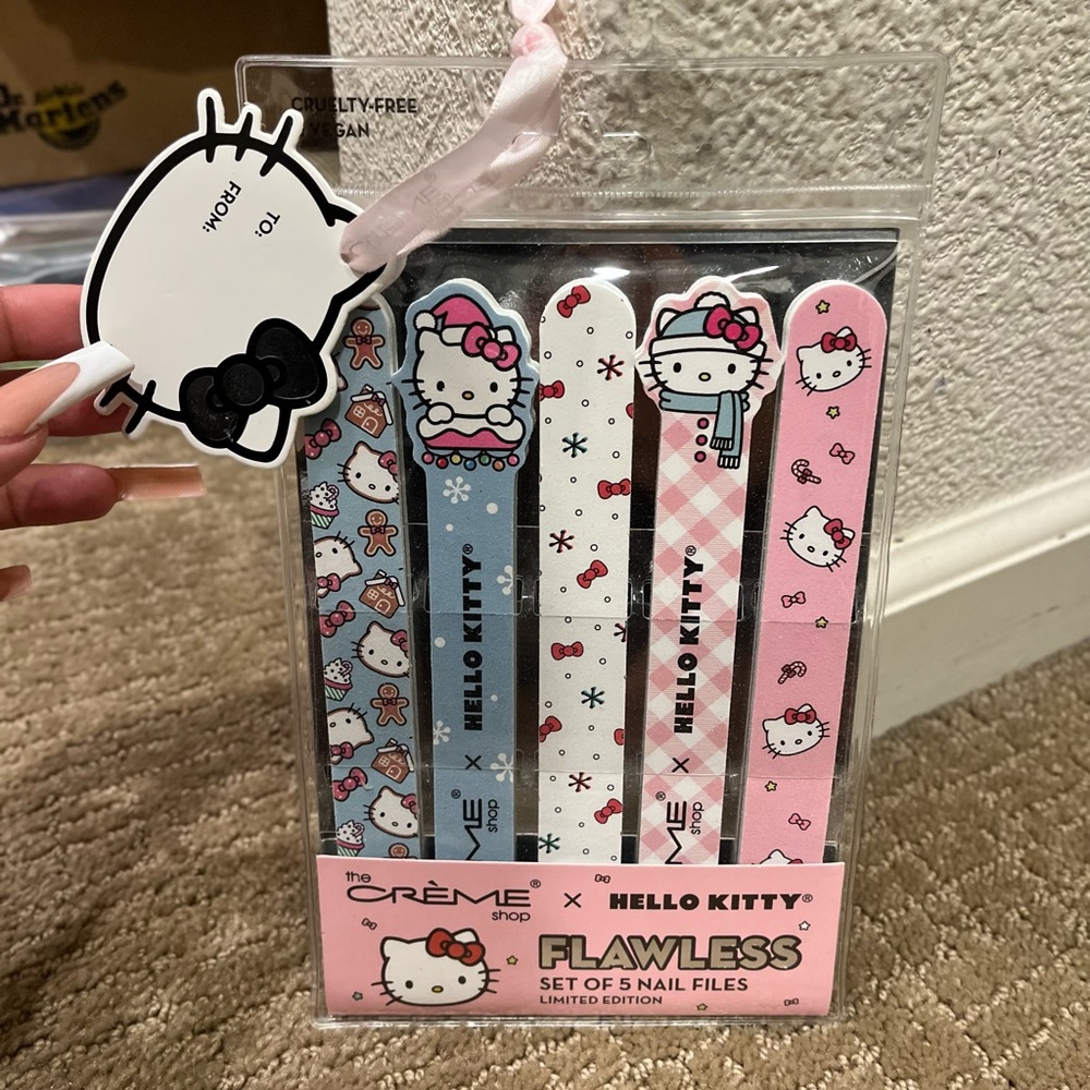 Hello kitty christmas themed nail files